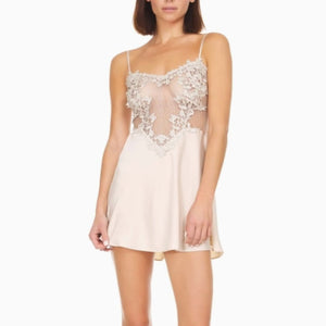 Showstopper Appliqué Chemise - Champagne
