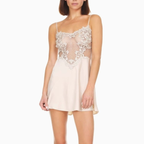 Showstopper Appliqué Chemise - Champagne
